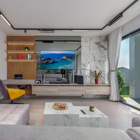 Nyaraló Gorgeous In