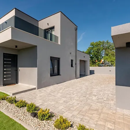 Ferienhaus Gorgeous In *