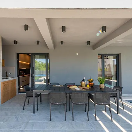 Ferienhaus Gorgeous In Zadar